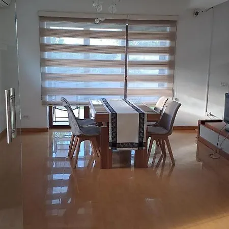 Casa 2 בוקרשט