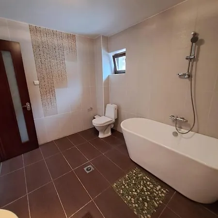 Casa 2 בוקרשט