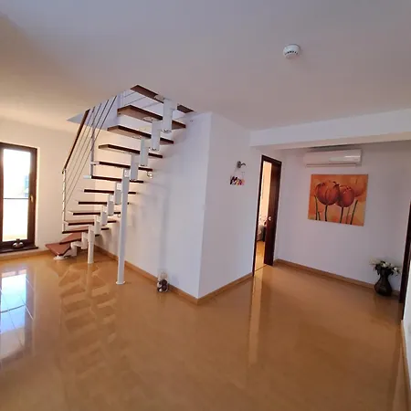 Casa 2 וילה בוקרשט