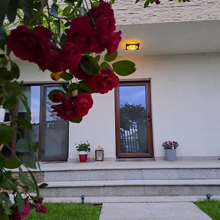 Casa 2 וילה בוקרשט